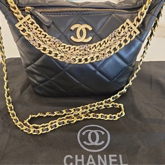 Vip novelty Black Quilted Bag with Gold Chain Accent - Picture 2 of 9